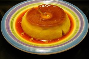 Bánh flan caramel mềm mịn