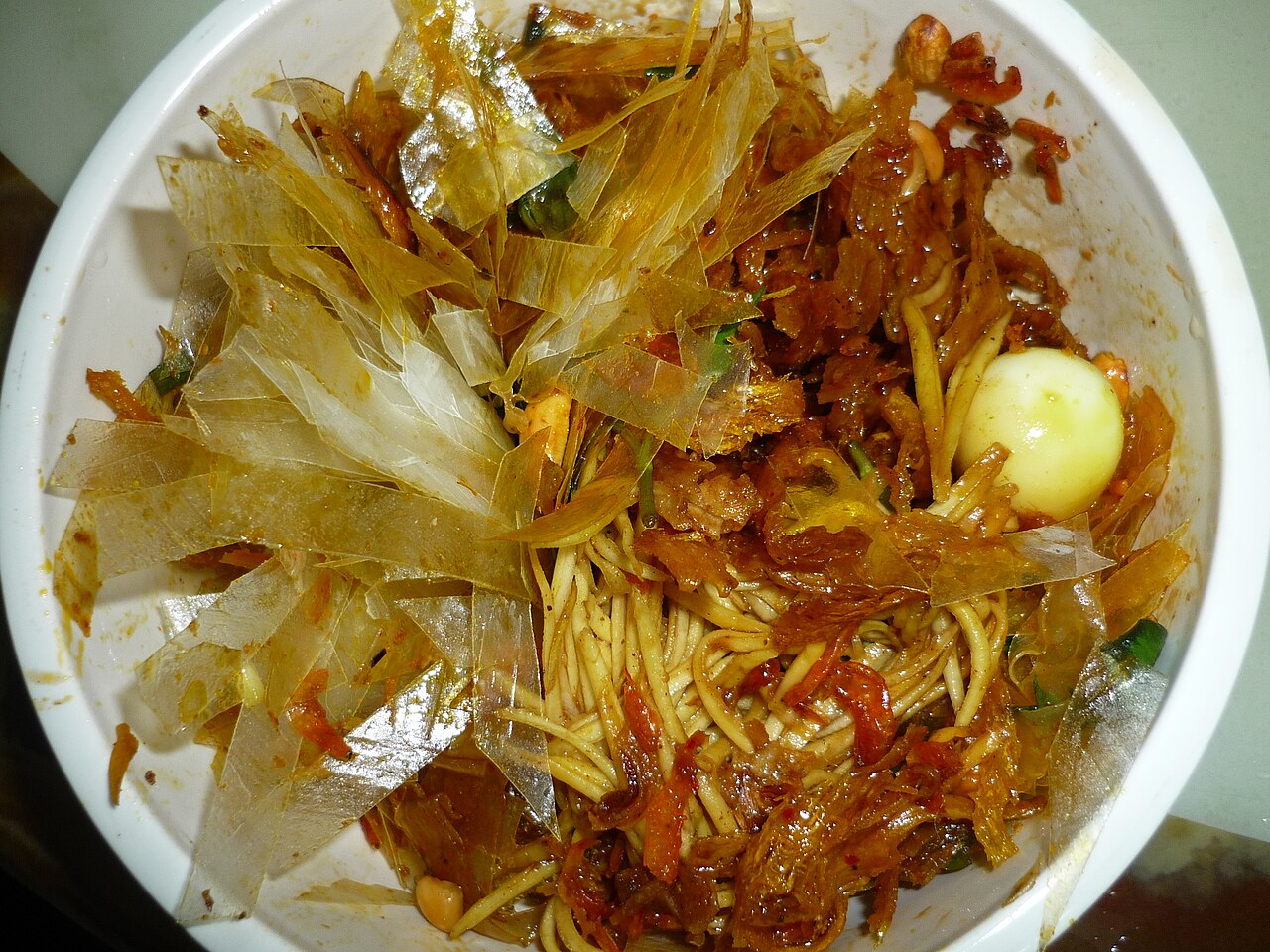 Bánh tráng trộn trong hộp
