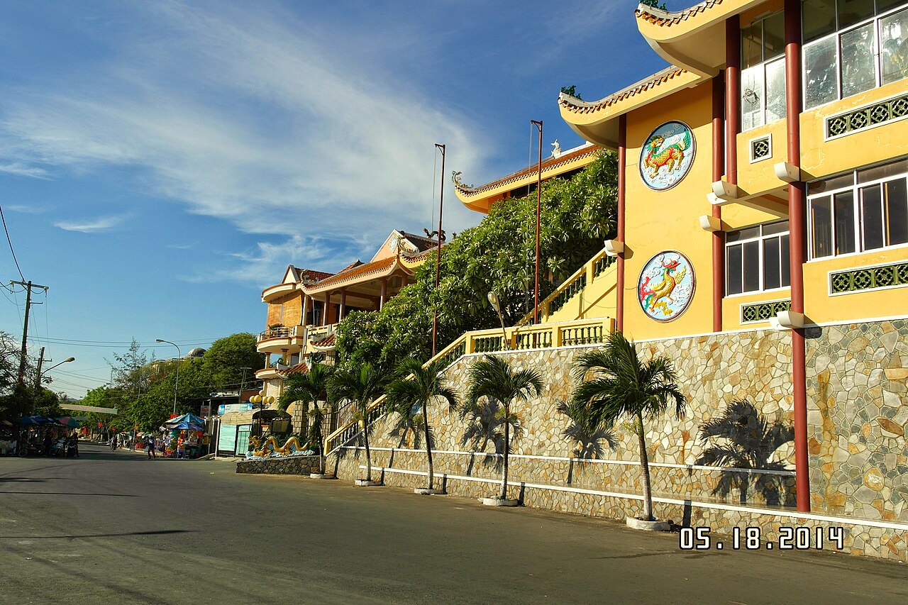 Đền Dinh Cô, Long Hải
