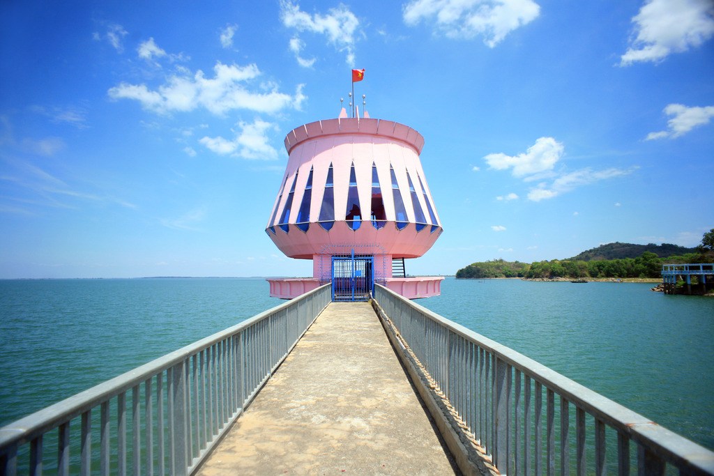 Hồ Dầu Tiếng