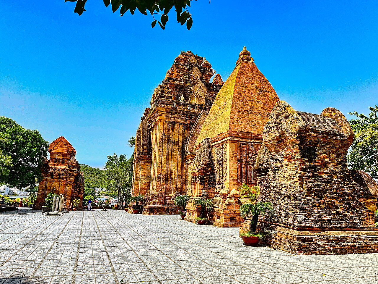Tháp Bà Ponagar, Nha Trang