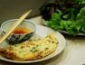 Bánh xèo ăn với nước mắm chua ngọt