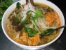 Tô bún bò Huế với chả cua và thịt bò
