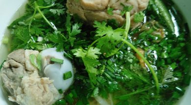 Tô hủ tiếu Nam Vang với giò heo