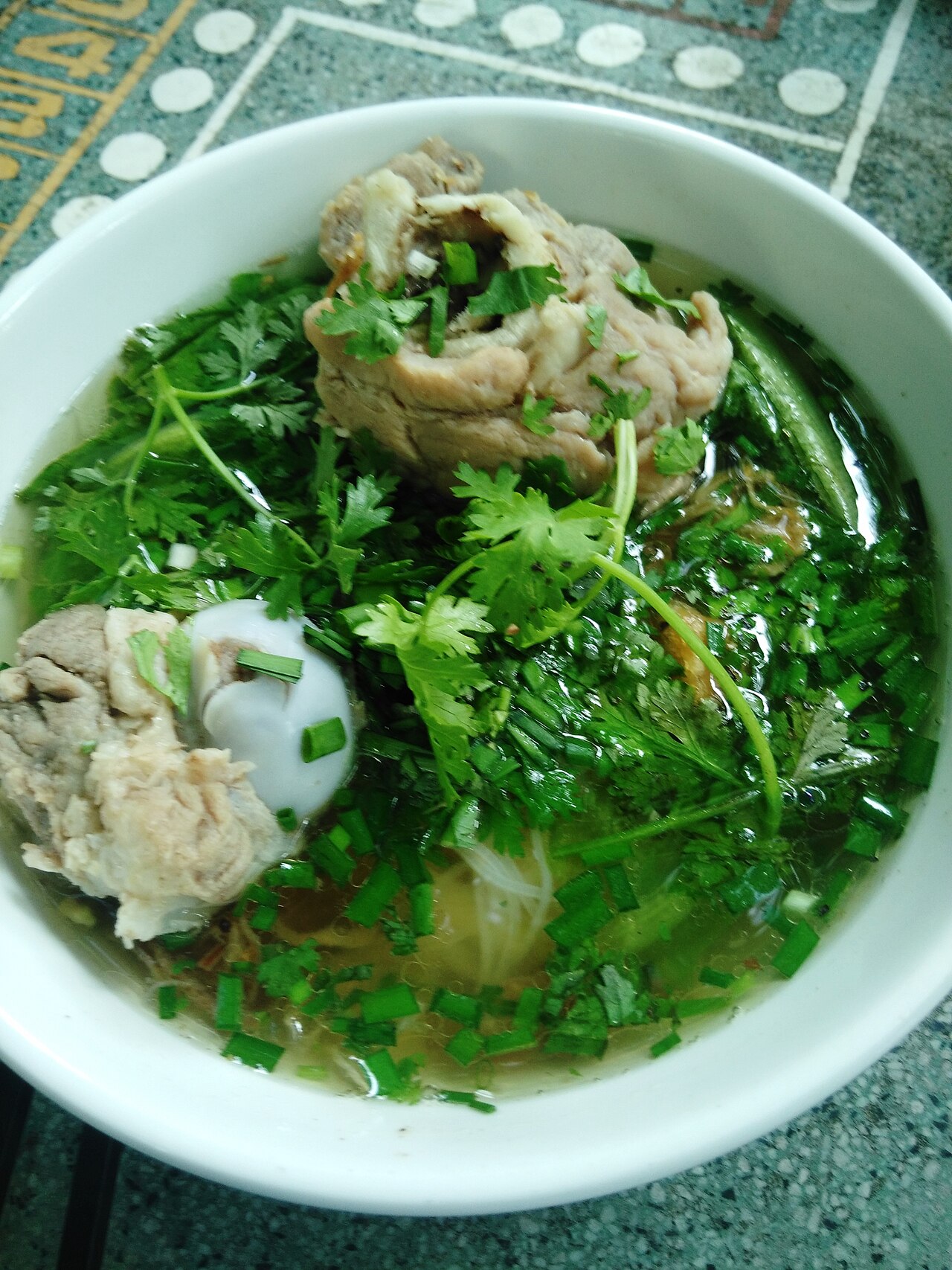 Tô hủ tiếu Nam Vang giò heo